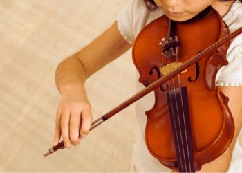 Iniciativa da Ação Social pela Música do Brasil oferece aulas gratuitas de música clássica para jovens em situação de vulnerabilidade no Rio de Janeiro. Saiba como participar.