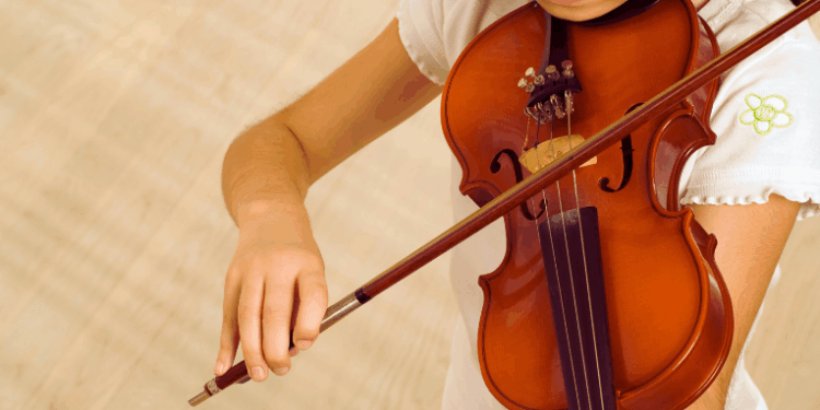 Iniciativa da Ação Social pela Música do Brasil oferece aulas gratuitas de música clássica para jovens em situação de vulnerabilidade no Rio de Janeiro. Saiba como participar.