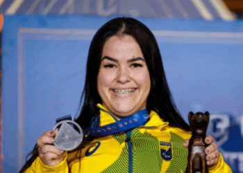 Mariana D’Andrea garante prata para o Brasil no Mundial Paralímpico de Halterofilismo, levantando 141 kg na categoria até 73 kg, no Cairo, Egito.