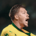 Palmeiras goleia o Bragantino por 5 a 1 e segue na ponta do Campeonato Brasileiro. Time paulista enfrenta o Flamengo na próxima rodada em duelo direto pela liderança.
