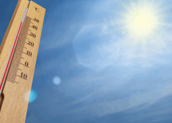 Estudo internacional projeta aumento significativo nas mortes causadas por calor na América Latina até 2054. Idosos, pessoas pobres e moradores de periferias serão os mais afetados.