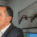 O ministro Luís Roberto Barroso foi internado com suspeita de virose em Brasília. A aposentadoria do magistrado foi oficializada e ele deixa o STF no sábado (18).