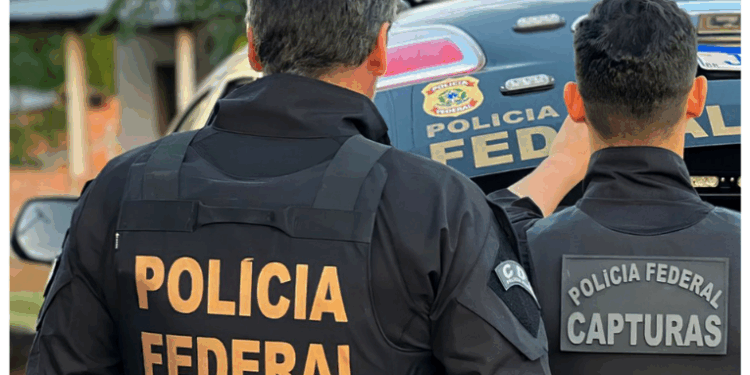 Operação da PF desarticula grupo de tráfico internacional de drogas atuando em Guarulhos. Esquema envolvia funcionários do aeroporto e destino da cocaína era Joanesburgo.