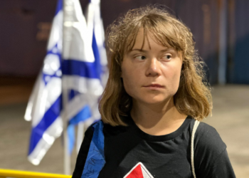 Greta Thunberg afirma ter sofrido maus-tratos em prisão israelense após flotilha rumo a Gaza