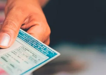 Motoristas ganham 60 dias de tolerância com CNH vencida após aprovação na CCJ