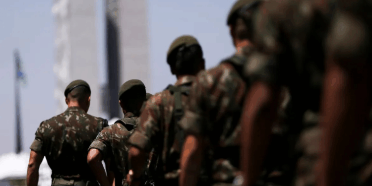 Defesas de militares citados no núcleo 3 da suposta trama golpista contestam acusações da PGR, alegam ausência de provas e pedem absolvição ou desclassificação dos crimes.
