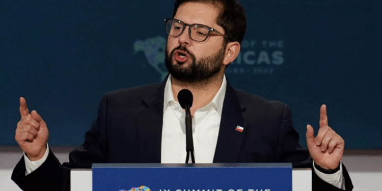 Presidente chileno felicita candidatos e destaca importância da democracia após divulgação dos resultados preliminares do Servel