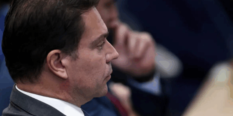 Viagem de Ramagem a Miami provoca reação do Congresso e pedido de prisão ao STF