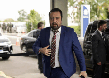 Após a renúncia de Cláudio Castro, a Alerj precisará aprovar uma lei complementar para definir as regras da eleição indireta do governador tampão. Debate envolve Constituição, STF e desincompatibilização.