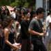 Segundo dia do Enem 2025 teve provas de Matemática e Ciências da Natureza em 1.805 municípios. Estudantes e treineiros avaliaram dificuldade, e famílias aguardaram candidatos do lado de fora.