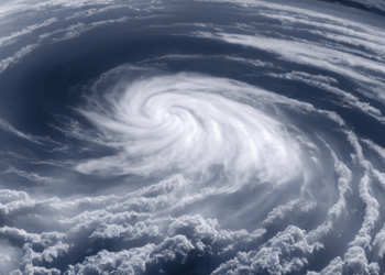Ciclone extratropical provoca destruição em Santa Catarina e deixa 40 mil unidades sem energia