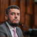 Famílias de policiais militares mortos em combate no Rio de Janeiro terão direito à integralidade dos salários, graças à proposta do deputado Rodrigo Bacellar incluída no Projeto de Lei 6.029/25, aprovado pela Alerj.