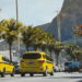 Plataforma Na Favela Turismo e Sebrae capacitam 100 moradores e mototaxistas de favelas da zona sul do Rio, oferecendo cursos sobre turismo comunitário, hospitalidade, marketing digital e formalização de negócios.