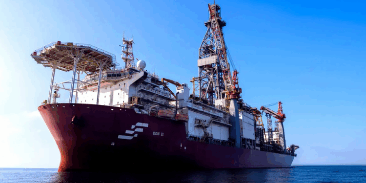 A Petrobras descobriu um novo reservatório de petróleo de excelente qualidade na Bacia de Campos, no bloco Sudoeste de Tartaruga Verde, reforçando a relevância da região para a produção energética do Brasil.
