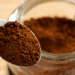 Um estudo publicado na Food Science & Nutrition indica que o consumo de café instantâneo pode elevar o risco de degeneração macular seca, doença ocular irreversível que compromete a visão central e afeta cerca de 8,7% da população adulta.