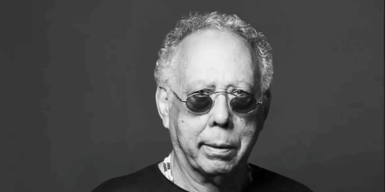 Jards Macalé morre aos 82 anos no Rio. Músico, compositor e ator deixa legado marcante na MPB, no cinema e na música experimental brasileira.
