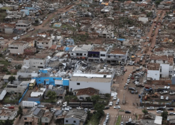 Fenômeno deixou mortes e feridos, provocou destruição na cidade e pode gerar ventos fortes em outras regiões do Sul e Sudeste