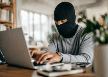 Golpes digitais: saiba se proteger de fraudes com Pix e documentos falsos
