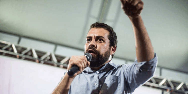 Boulos critica governadores bolsonaristas e defende ações federais na segurança pública