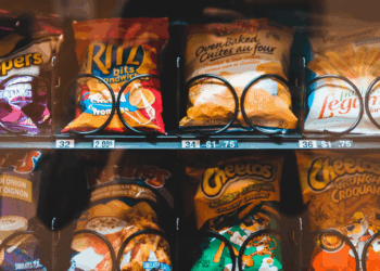 Meta descrição: Consumo de ultraprocessados no Brasil sobe de 10% para 23% da dieta desde os anos 1980. Estudo internacional relaciona alimentos industrializados a obesidade, diabetes e câncer.