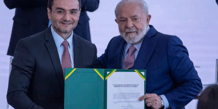 Sabino aposta em Lula para viabilizar candidatura ao Senado após crise no União Brasil