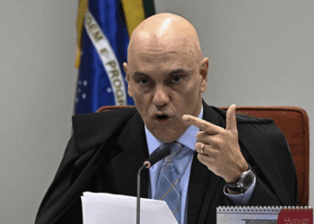 Moraes suspende inquérito sobre remoção de corpos no Alemão e Penha e dá 48 horas para delegado explicar investigação