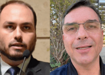 Pré-candidatura de Carlos Bolsonaro ao Senado em SC provoca crise interna no PL