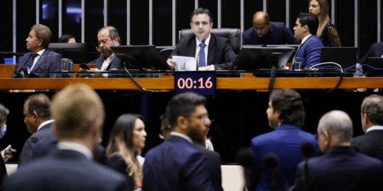 Senado aprova projeto que aumenta penas para crimes sexuais contra vulneráveis