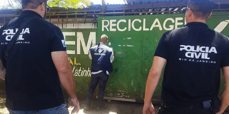 Operação Via Aurum prende dois suspeitos por irregularidades em ferros-velhos de Maricá