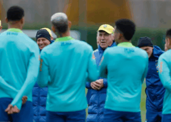Vinicius Júnior afirma que a Seleção Brasileira evolui com Carlo Ancelotti e vê os amistosos contra Senegal e Tunísia como parte essencial da preparação para a Copa do Mundo de 2026.