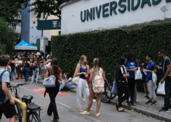 Enem 2025: Inep publica gabaritos do primeiro dia de provas; confira como acessar