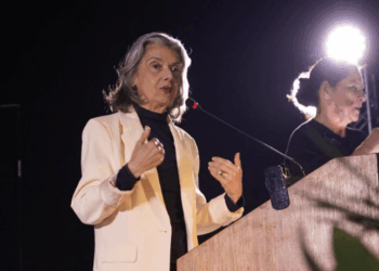 Ministra Carmén Lúcia alerta para riscos autoritários e afirma que “vida democrática se constrói todo dia”