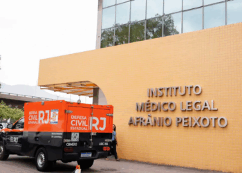 Polícia Civil do Rio divulga perfil de mortos na Operação Contenção; maioria tinha ligação com o Comando Vermelho e autoridades acompanham investigação.