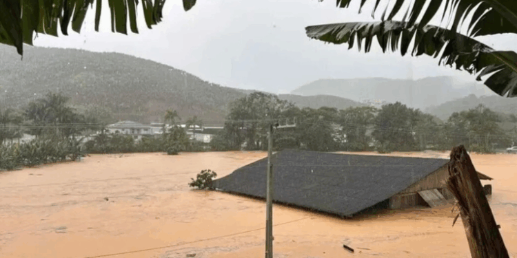 Temporais provocam destruição em seis estados; RS e SC estão entre os mais afetados