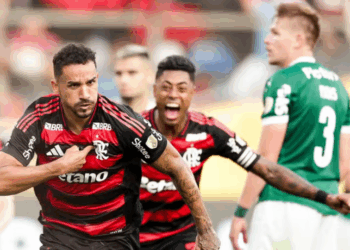 torcida do flamengo toma o centro do rio em comemoração à libertadores