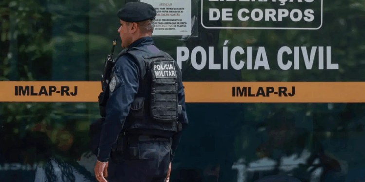 O governador do Rio de Janeiro, Claudio Castro, enviou esclarecimentos ao STF sobre a Operação Contenção, que resultou em mais de 120 mortes, detalhando estratégias, medidas de segurança e proteção à população.