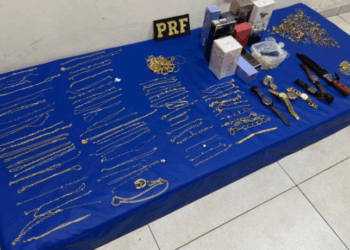 Quadrilha é presa com mais de 1 quilo de joias furtadas na BR-101, em Casimiro de Abreu