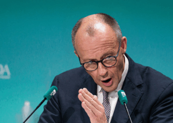 Friedrich Merz critica pão em Angola e compara Brasil à Alemanha, gerando reação de Lula, que destacou a qualidade da culinária do Pará e pediu maior apreciação da cultura local.