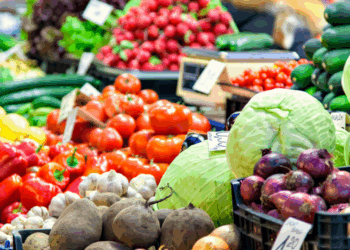 Novo decreto do Programa de Alimentação do Trabalhador (PAT) é elogiado pela Abras e promete mais justiça, eficiência e transparência no vale-refeição e vale-alimentação. Entenda o que muda com as novas regras.