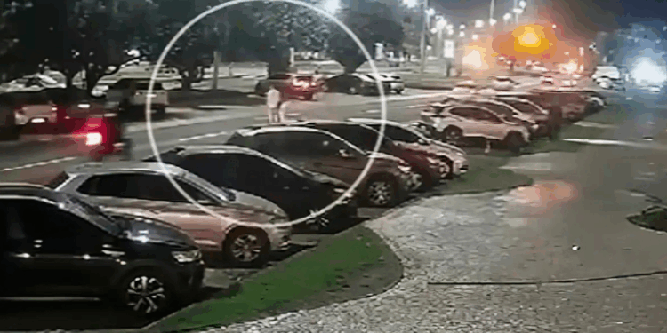 O influenciador digital Vitor Vieira Belarmino será julgado pelo Tribunal do Júri pela morte do fisioterapeuta Fábio Toshiro Kikuda, atropelado em julho de 2024 na Avenida Lúcio Costa, no Rio de Janeiro.