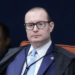 A Primeira Turma do STF formou maioria para manter a condenação de Jair Bolsonaro e outros seis réus na ação do núcleo golpista. Relator Alexandre de Moraes e ministros Flávio Dino e Cristiano Zanin votaram contra os recursos das defesas.