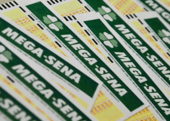 Mega-Sena sorteia R$ 150 milhões nesta quarta; apostas podem ser feitas até as 20h em lotéricas e pelos canais digitais da Caixa.