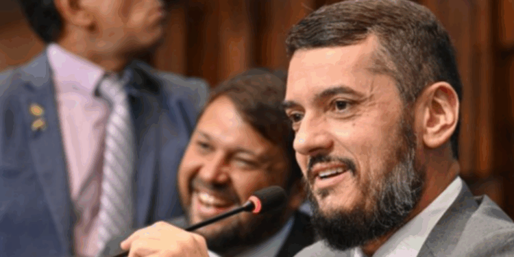 Plenário da Alerj terá palavra final sobre prisão do presidente Rodrigo Bacellar