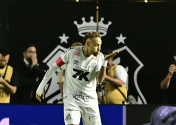 Lesão no joelho deixa Neymar em dúvida para confronto decisivo do Santos
