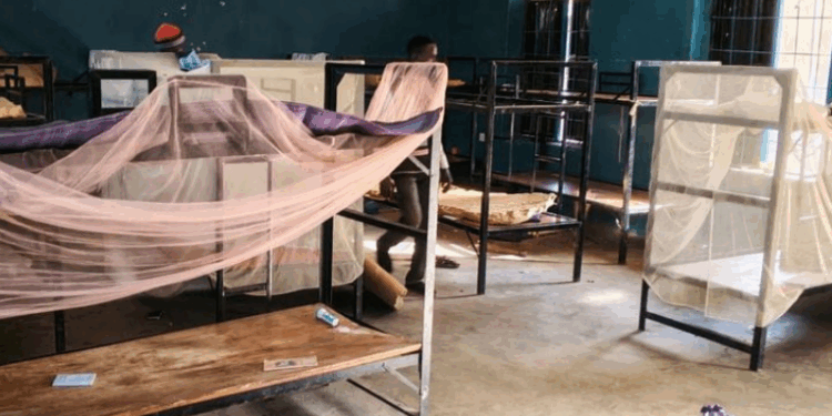 Ataque armado em escola católica na Nigéria deixa 303 alunos sequestrados