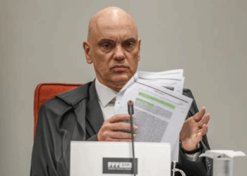 STF determina manifestação da defesa após Bolsonaro admitir violação da tornozeleira