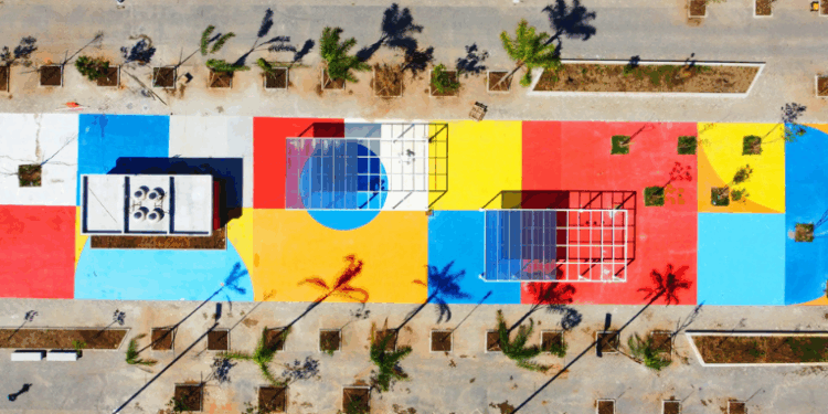 O Rio de Janeiro recebe cada vez mais turistas em seus parques. Entre janeiro e setembro de 2025, os 10 parques mais visitados registraram 35 milhões de entradas, com aumento de visitantes internacionais.