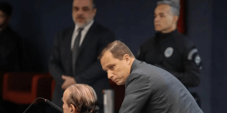 A Polícia Federal sugeriu ao STF que Mauro Cid, delator da trama golpista, seja incluído no programa federal de proteção a testemunhas, garantindo segurança para ele e sua família.