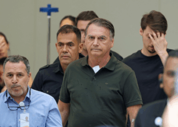 Médico e advogado visitam Bolsonaro antes de audiência de custódia