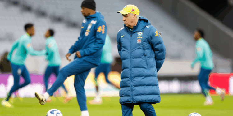 A seleção brasileira fará alterações na equipe titular para o amistoso contra a Tunísia. Gabriel Magalhães é cortado por lesão e Wesley assume a lateral-direita; Militão volta à zaga.